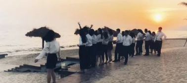 面朝大海，春暖花開(kāi)！金信會(huì)計(jì)十周年企業(yè)形象片拍攝啦！來(lái)看看花絮吧！